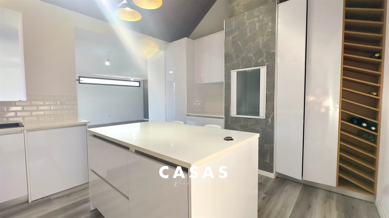 Moradia T3 para Venda em Fajã da Ovelha Foto 9