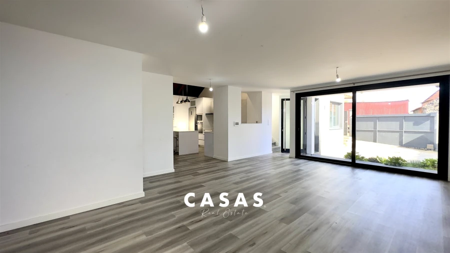 Moradia T3 para Venda em Fajã da Ovelha Foto 3