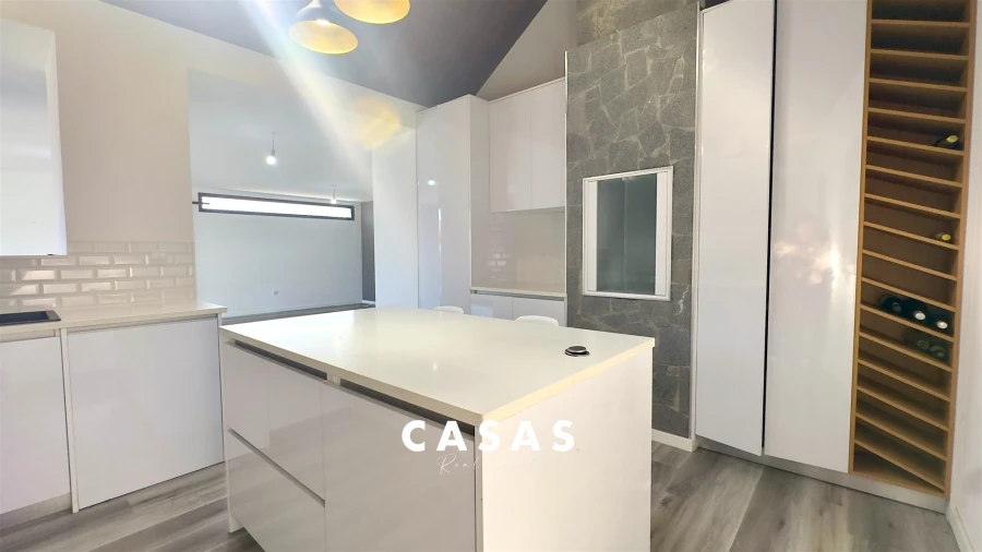 Moradia T3 para Venda em Fajã da Ovelha Foto 9