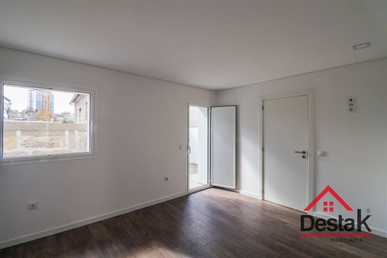 Apartamento T2 para Arrendamento em Viseu Foto 7
