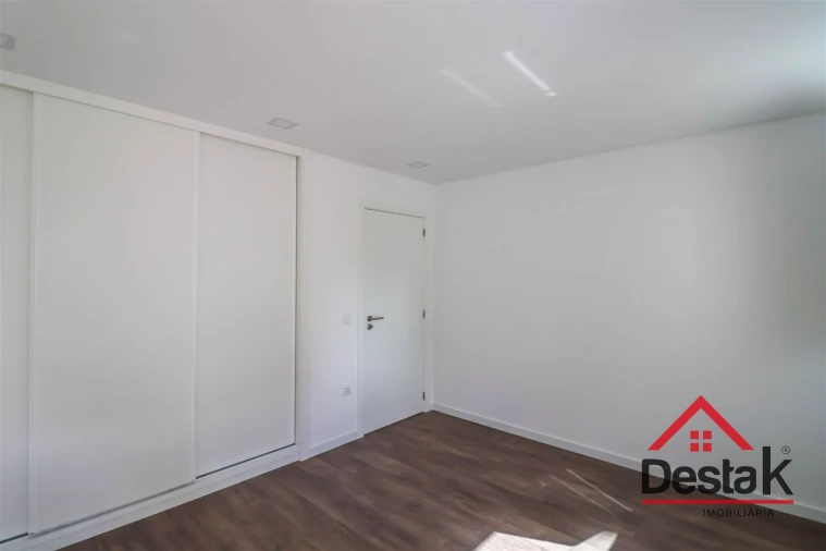 Apartamento T2 para Arrendamento em Viseu Foto 13