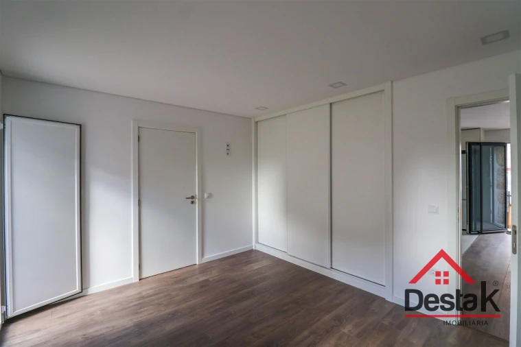 Apartamento T2 para Arrendamento em Viseu Foto 8