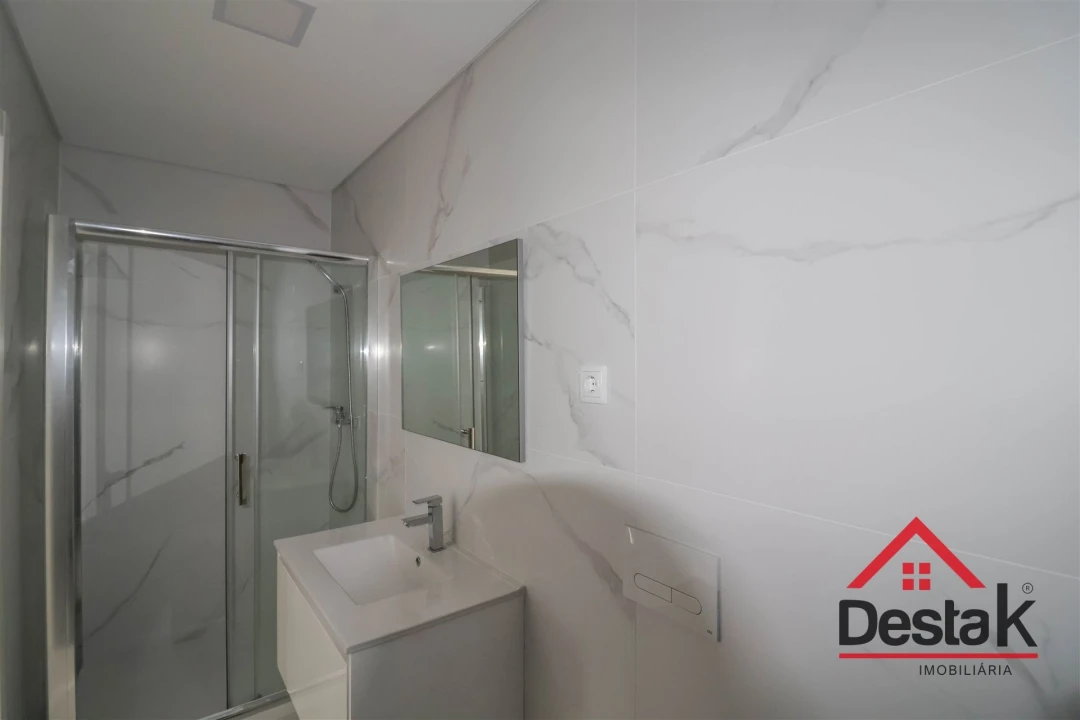 Apartamento T2 para Arrendamento em Viseu Foto 9