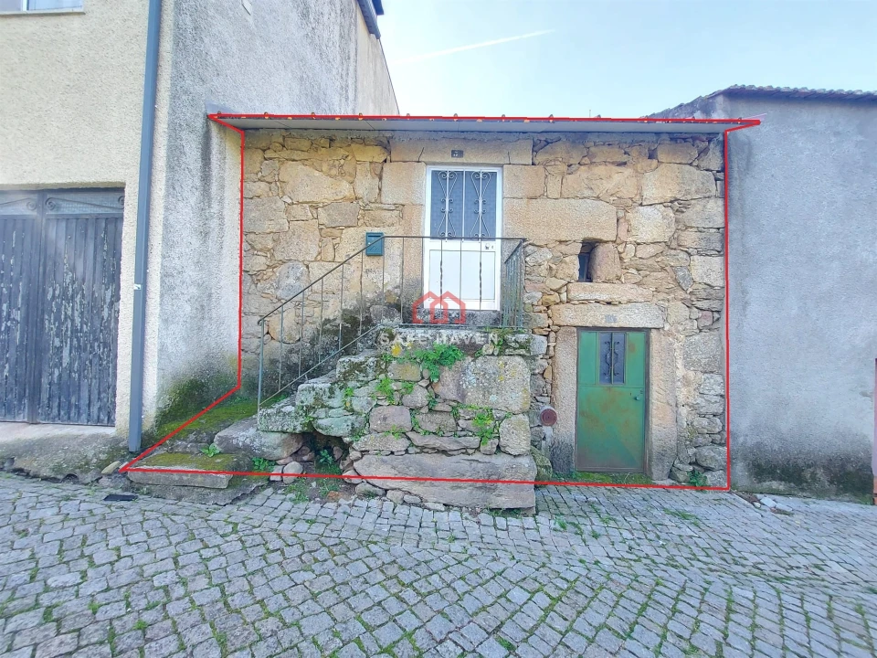 Moradia T2 para Venda em Santiago de Cassurrães e Póvoa de Cervães Foto 1