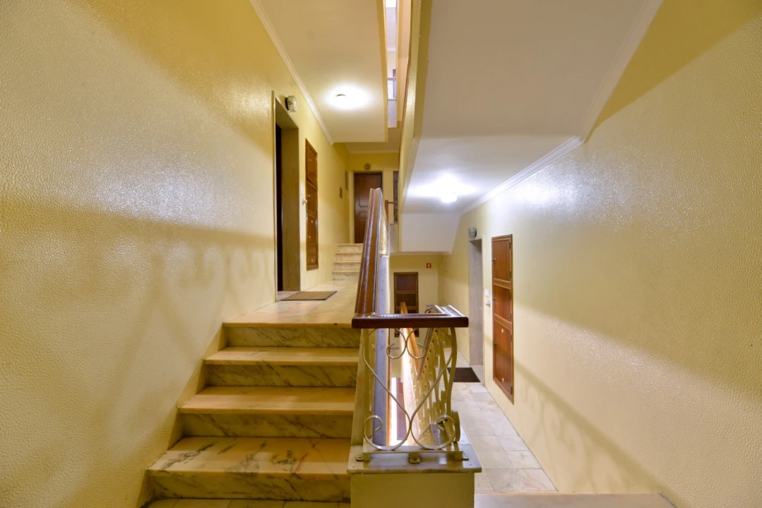 Apartamento T3 para Arrendamento em Carcavelos e Parede Foto 6