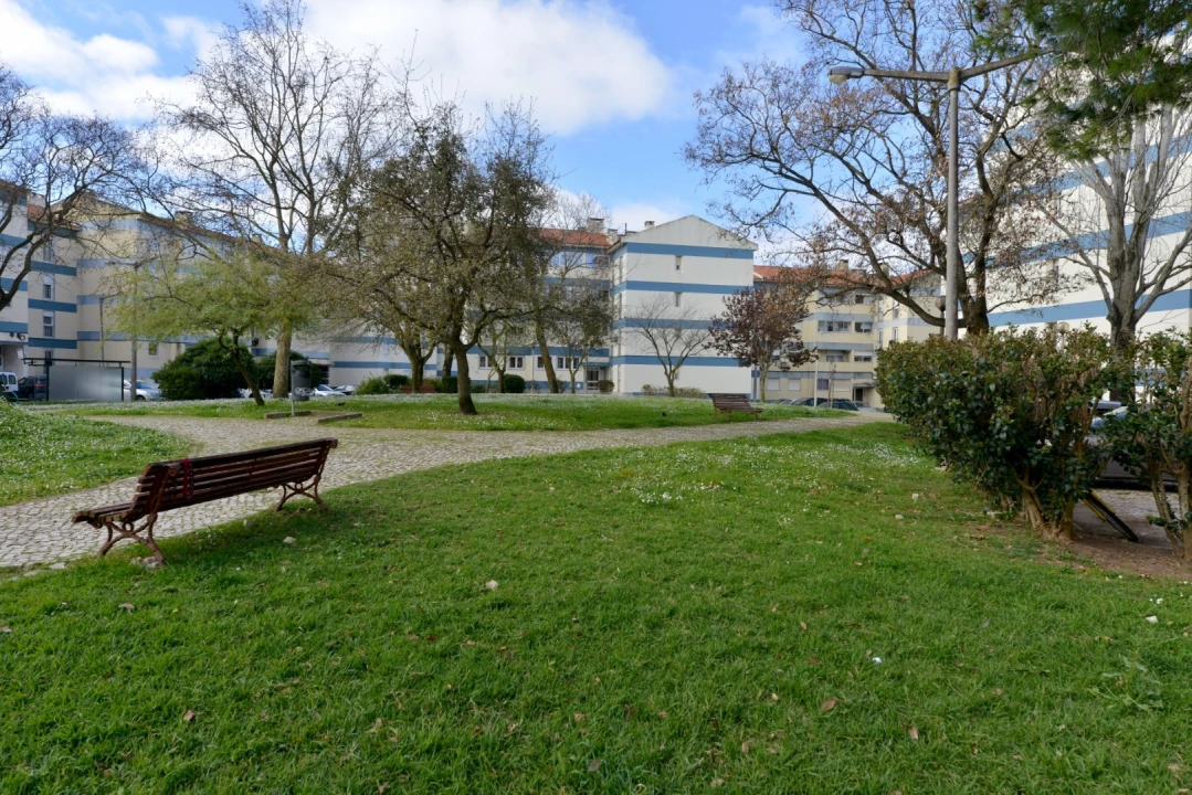 Apartamento T3 para Arrendamento em Carcavelos e Parede Foto 4