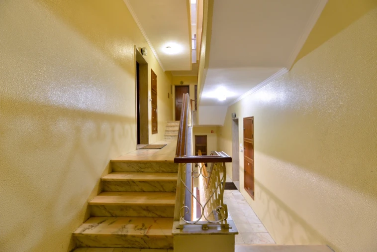 Apartamento T3 para Arrendamento em Carcavelos e Parede Foto 6