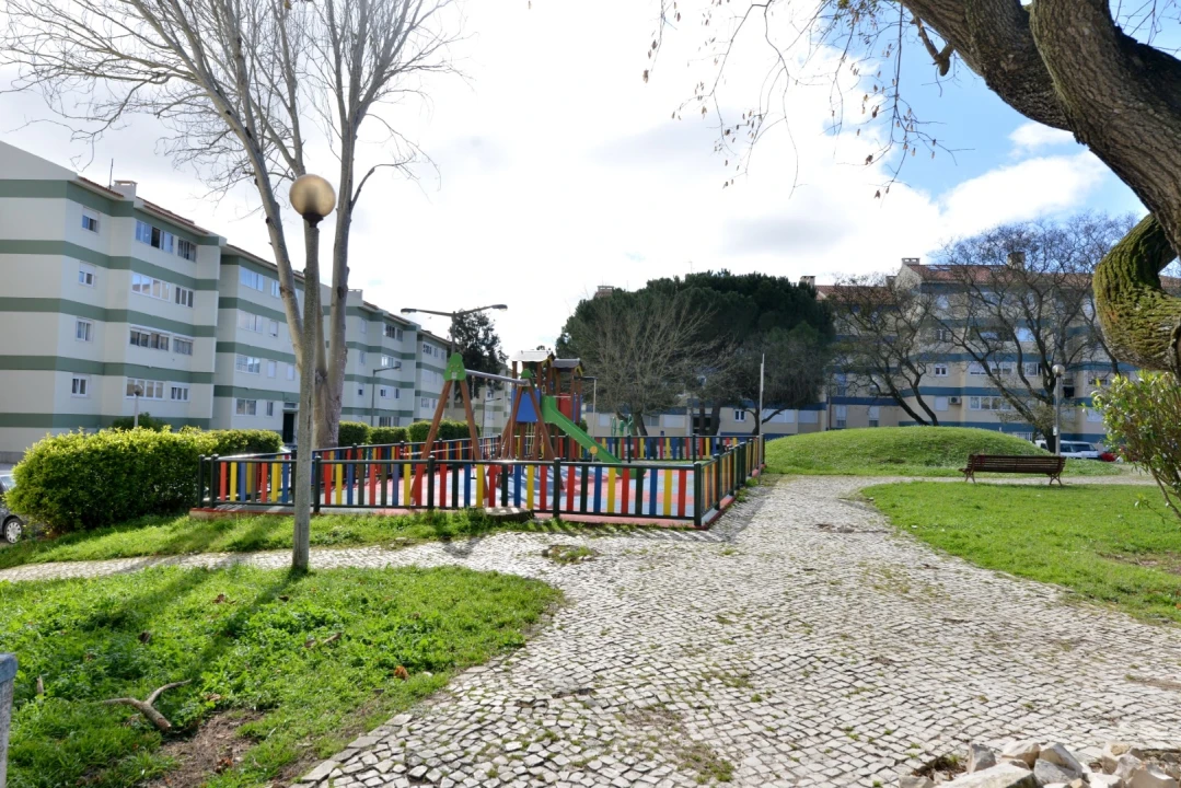 Apartamento T3 para Arrendamento em Carcavelos e Parede Foto 2