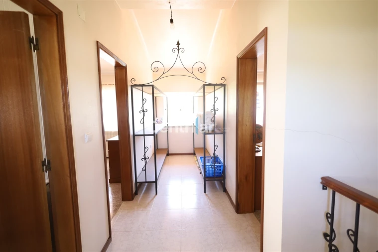 Moradia T4 para Venda em Freixiosa Foto 6