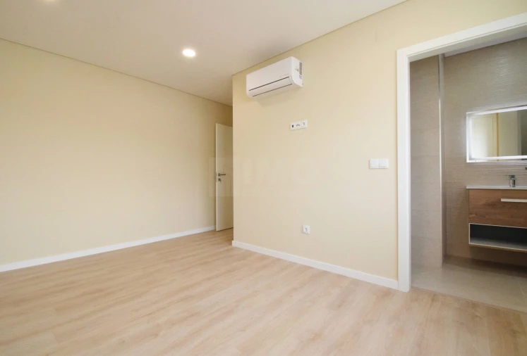 Apartamento T3 para Venda em Covilhã e Canhoso Foto 16