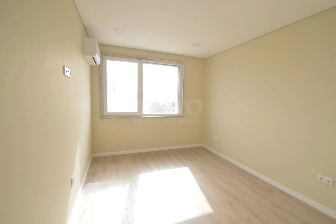 Apartamento T2 para Venda em Covilhã e Canhoso Foto 6