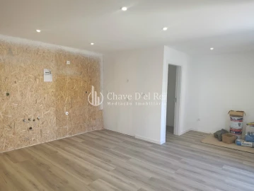 Apartamento T2 para Venda em São João de Lourosa