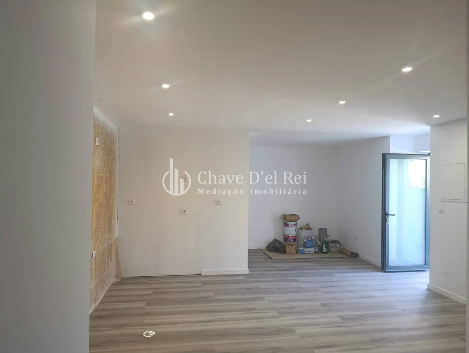 Apartamento T2 para Venda em São João de Lourosa Foto 1
