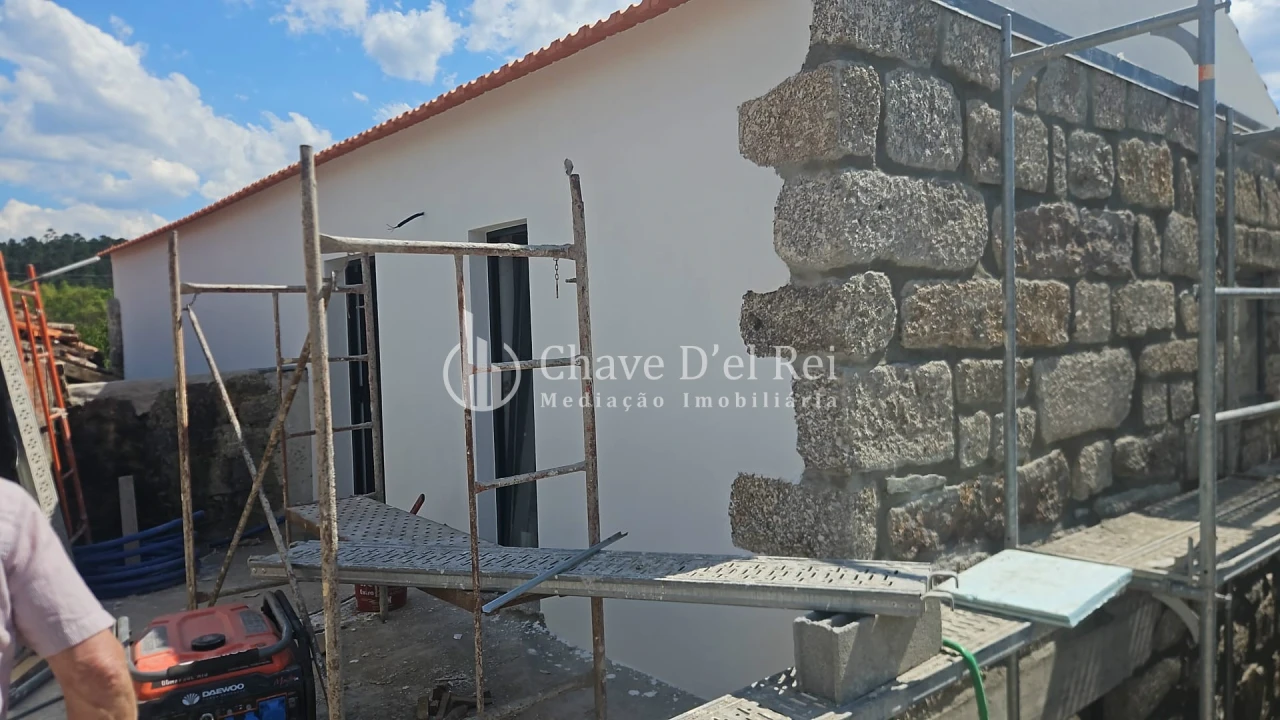 Apartamento T2 para Venda em São João de Lourosa Foto 2