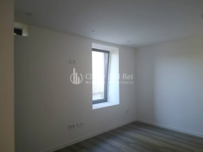 Apartamento T2 para Venda em São João de Lourosa Foto 4