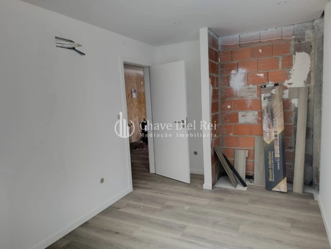 Apartamento T2 para Venda em São João de Lourosa Foto 24