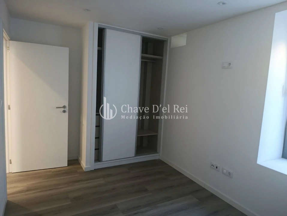 Apartamento T2 para Venda em São João de Lourosa Foto 3