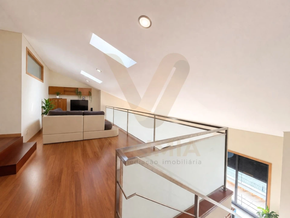 Moradia T3 para Venda em Rebordões (Santa Maria) Foto 18