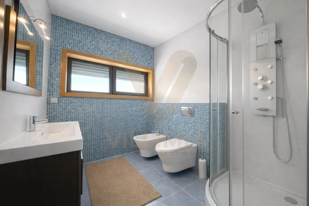 Moradia T3 para Venda em Rebordões (Santa Maria) Foto 28