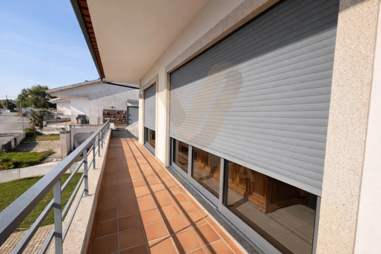 Moradia T3 para Venda em Rebordões (Santa Maria) Foto 5