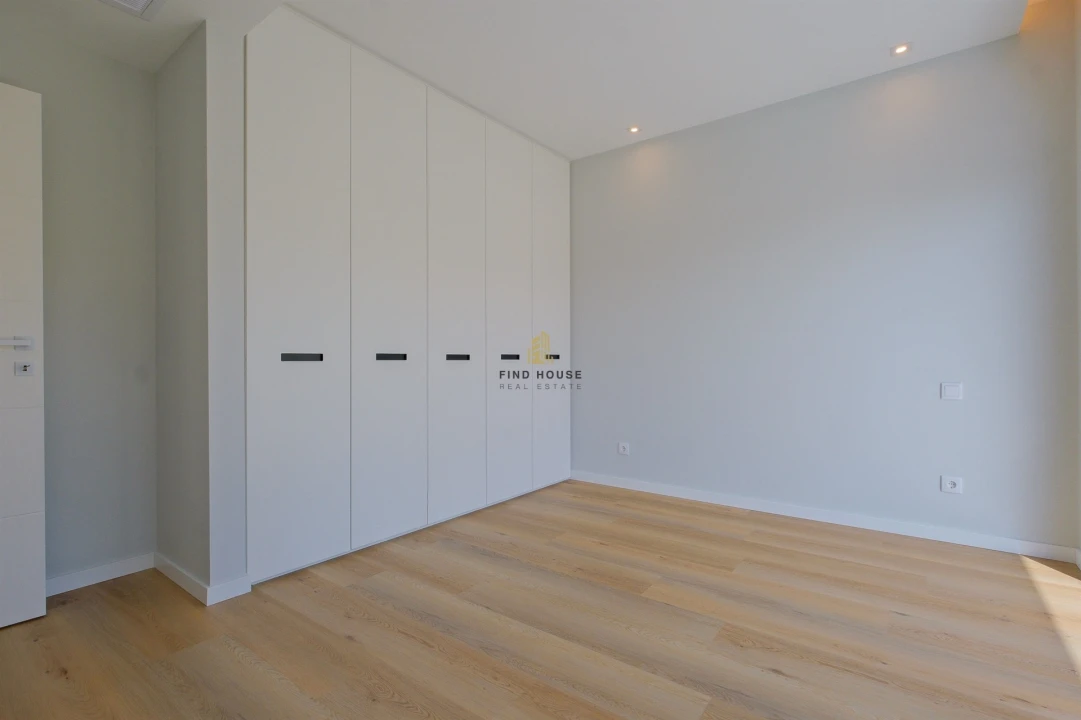 Moradia T5 para Venda em Carcavelos e Parede Foto 26