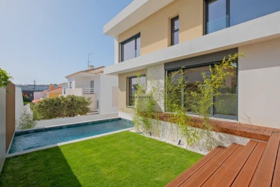 Moradia T5 para Venda em Carcavelos e Parede