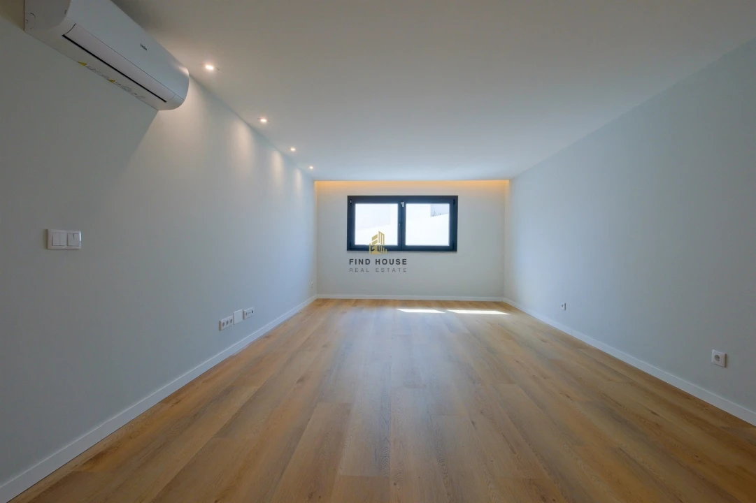 Moradia T5 para Venda em Carcavelos e Parede Foto 45