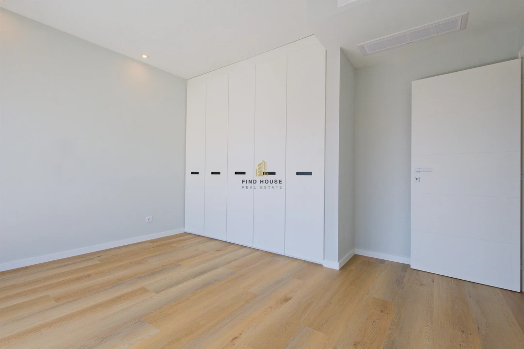 Moradia T5 para Venda em Carcavelos e Parede Foto 31