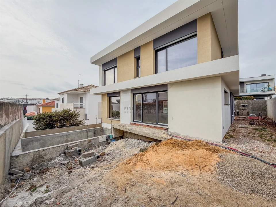 Moradia T5 para Venda em Carcavelos e Parede Foto 27