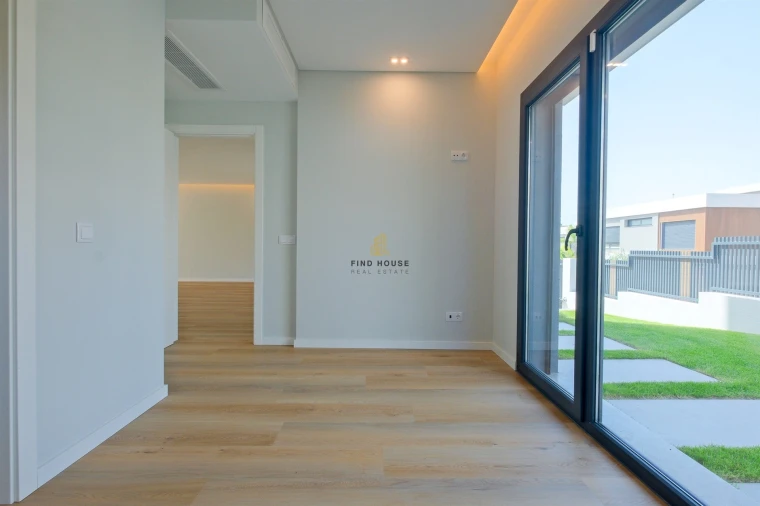 Moradia T5 para Venda em Carcavelos e Parede Foto 22