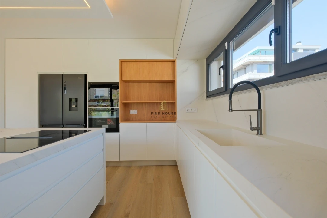 Moradia T5 para Venda em Carcavelos e Parede Foto 18