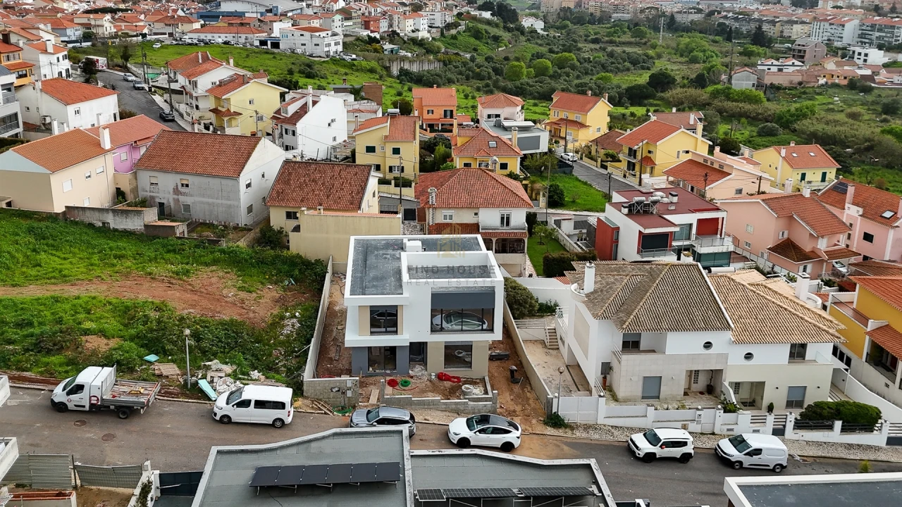 Moradia T5 para Venda em Carcavelos e Parede Foto 3