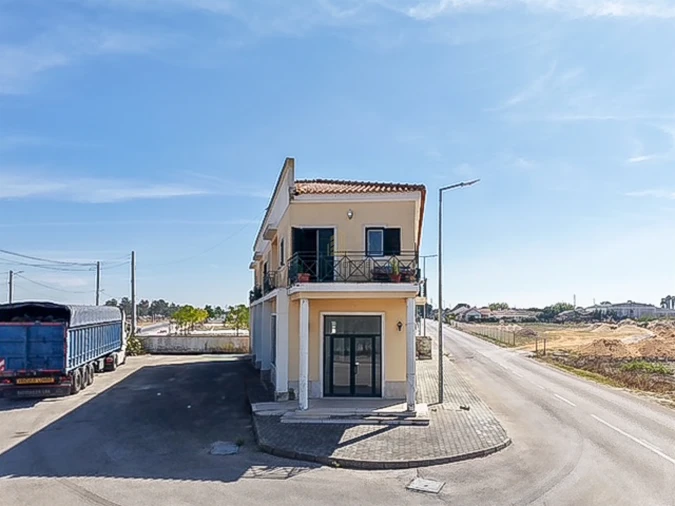 Moradia T4 para Venda em Salvaterra de Magos e Foros de Salvaterra Foto 1