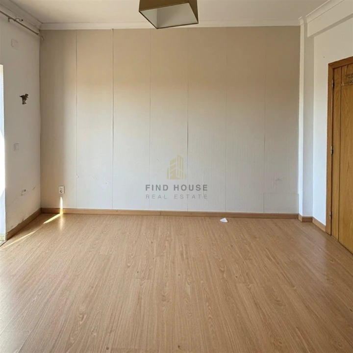 Apartamento T4 para Venda em Salvaterra de Magos e Foros de Salvaterra Foto 12