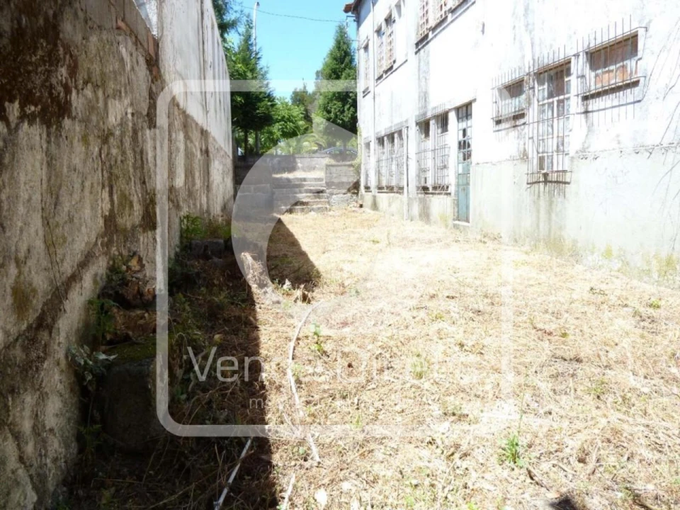Prédio para Venda em Nelas Foto 5