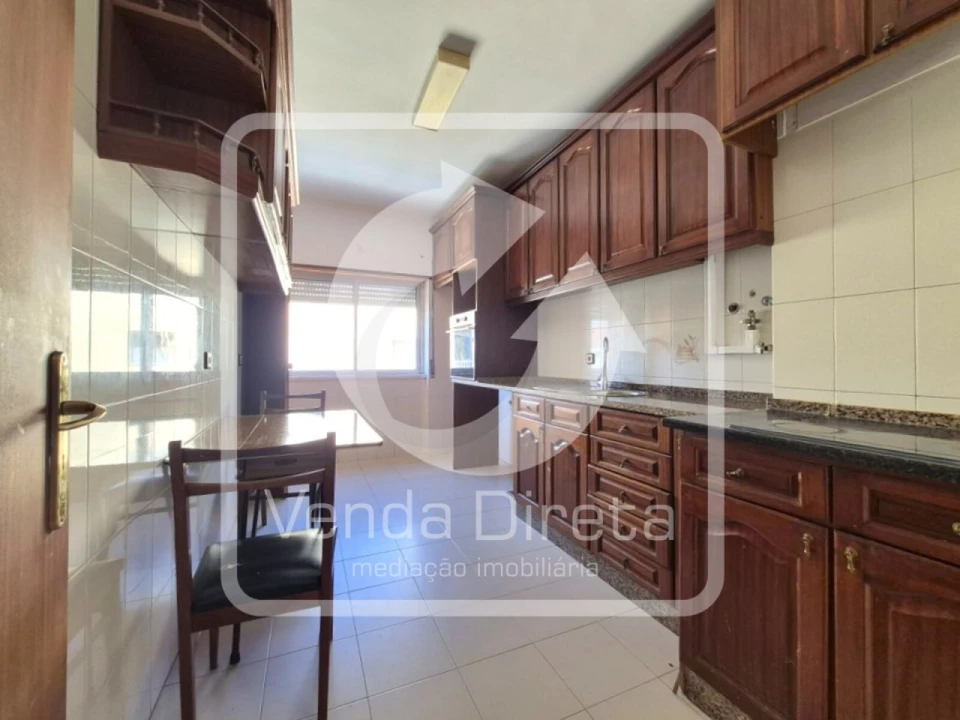 Apartamento T2 para Venda em Rio de Mouro Foto 2