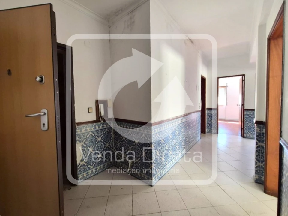 Apartamento T2 para Venda em Rio de Mouro Foto 13
