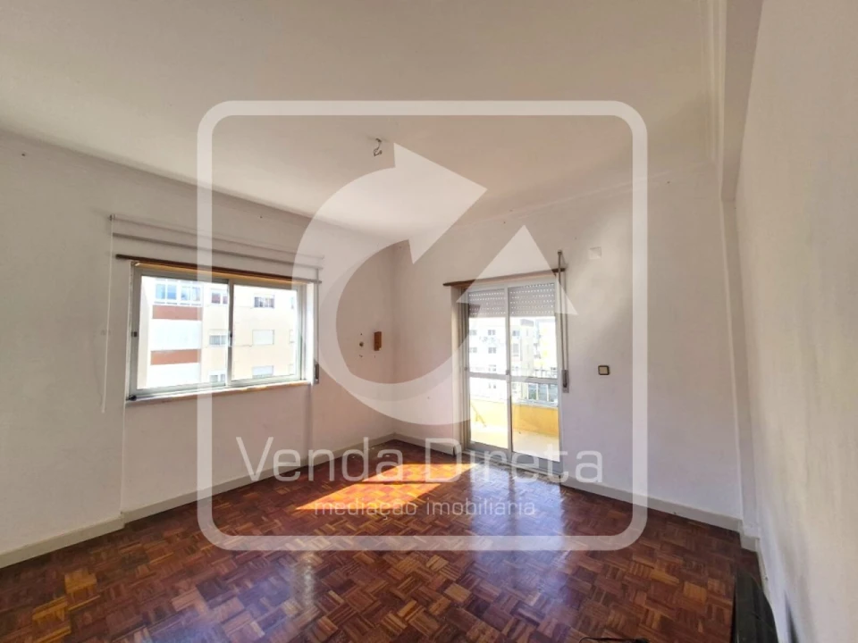 Apartamento T2 para Venda em Rio de Mouro Foto 7
