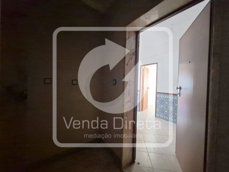 Apartamento T2 para Venda em Rio de Mouro Foto 12