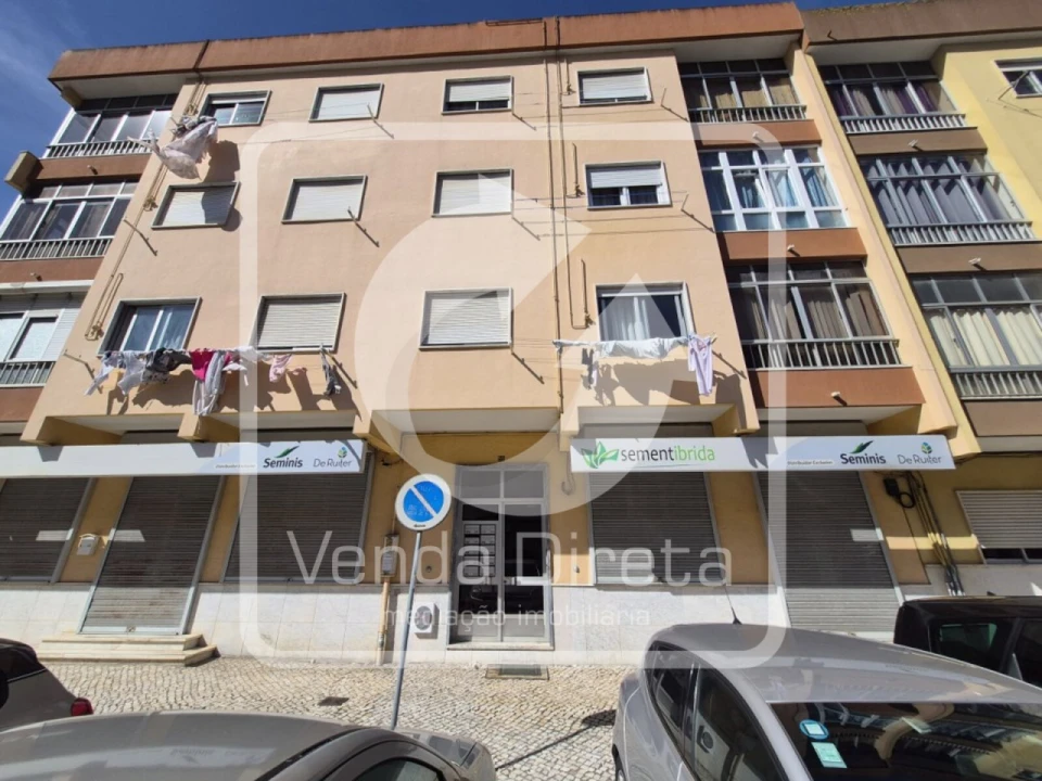 Apartamento T2 para Venda em Rio de Mouro Foto 17