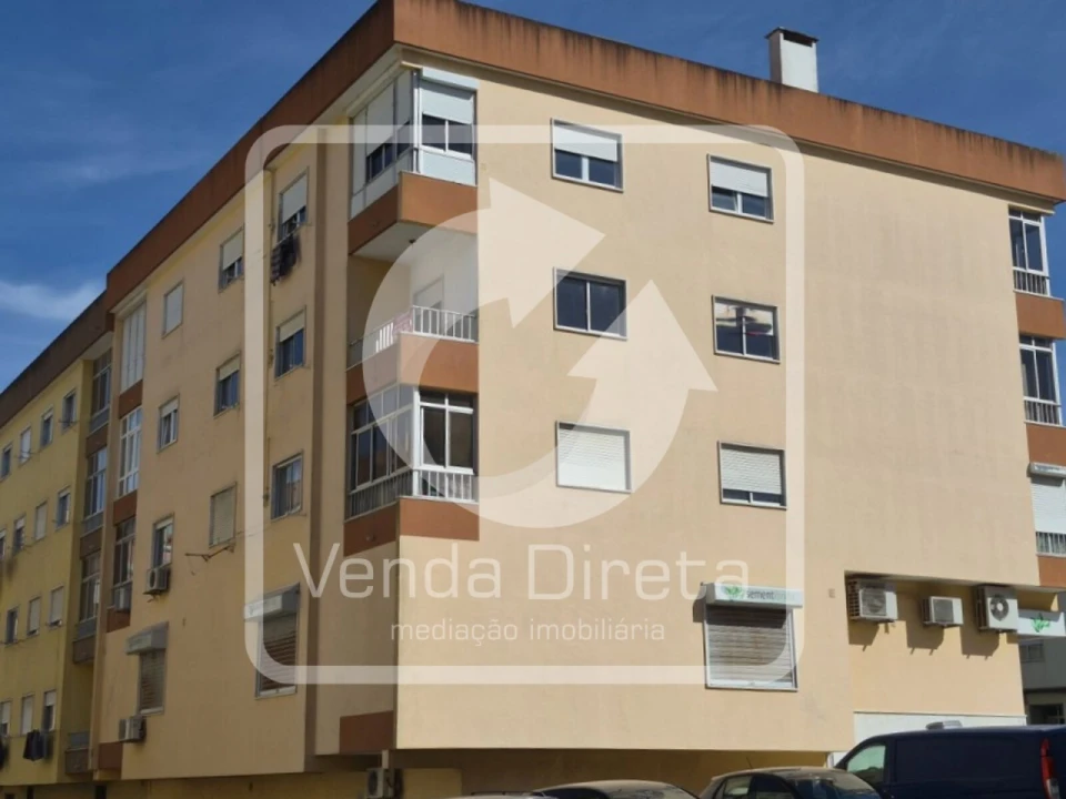 Apartamento T2 para Venda em Rio de Mouro Foto 19
