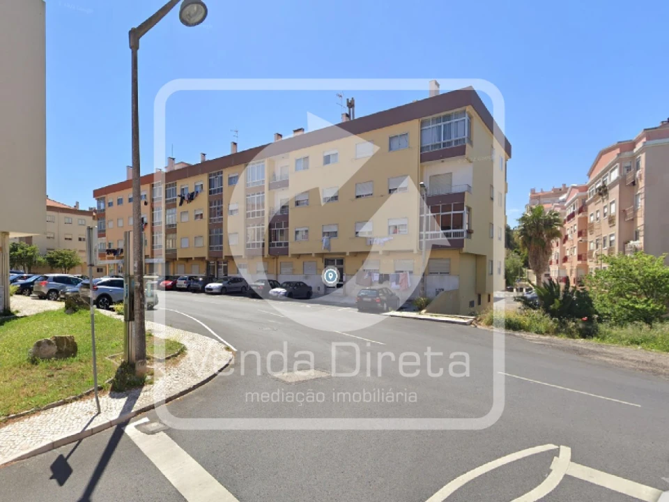 Apartamento T2 para Venda em Rio de Mouro Foto 24