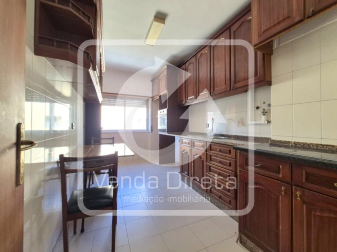 Apartamento T2 para Venda em Rio de Mouro Foto 2