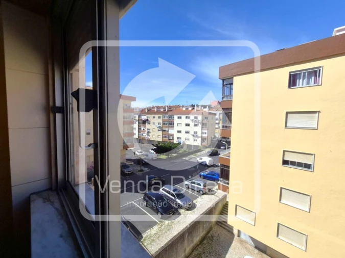 Apartamento T2 para Venda em Rio de Mouro Foto 3