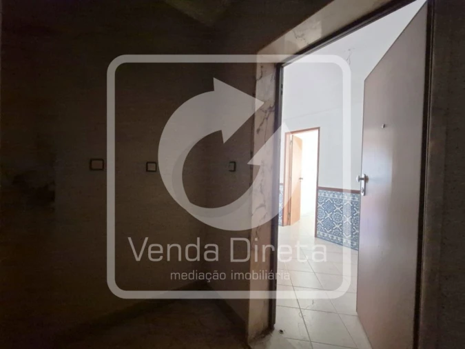 Apartamento T2 para Venda em Rio de Mouro Foto 12