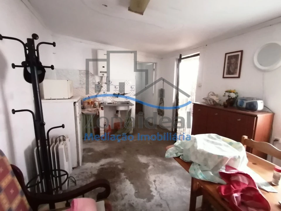 Moradia T2 para Venda em Abrigada e Cabanas de Torres Foto 4