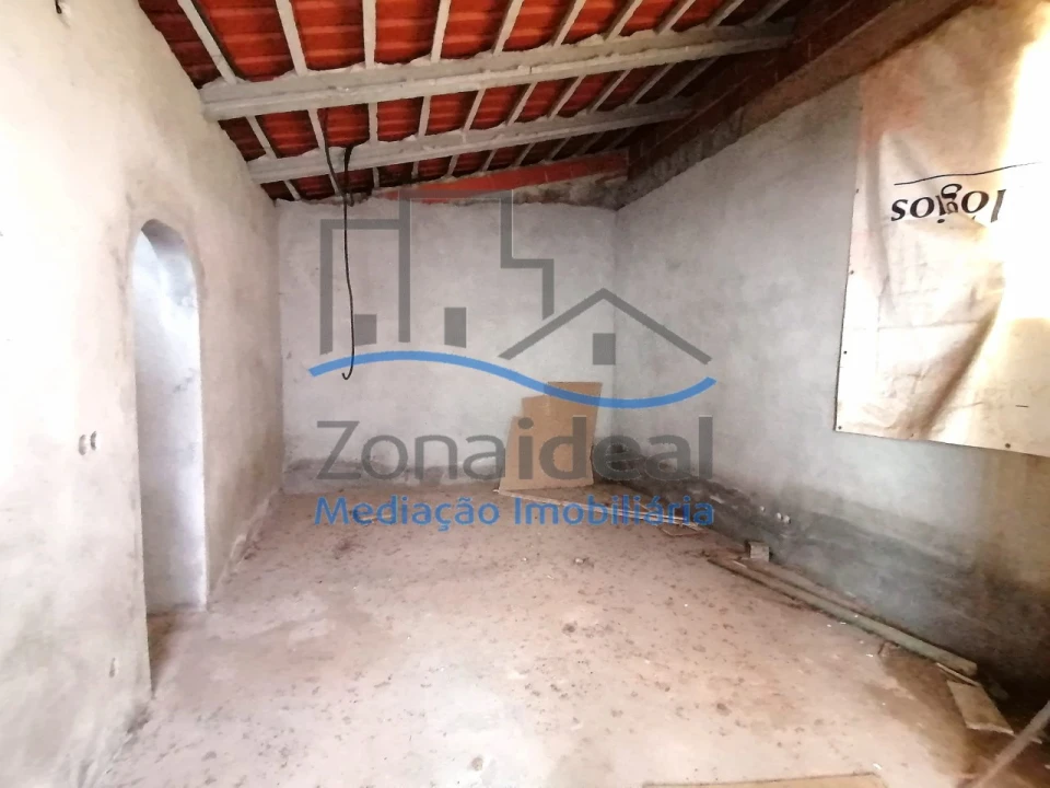 Moradia T2 para Venda em Abrigada e Cabanas de Torres Foto 5