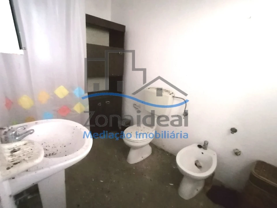 Moradia T2 para Venda em Abrigada e Cabanas de Torres Foto 10