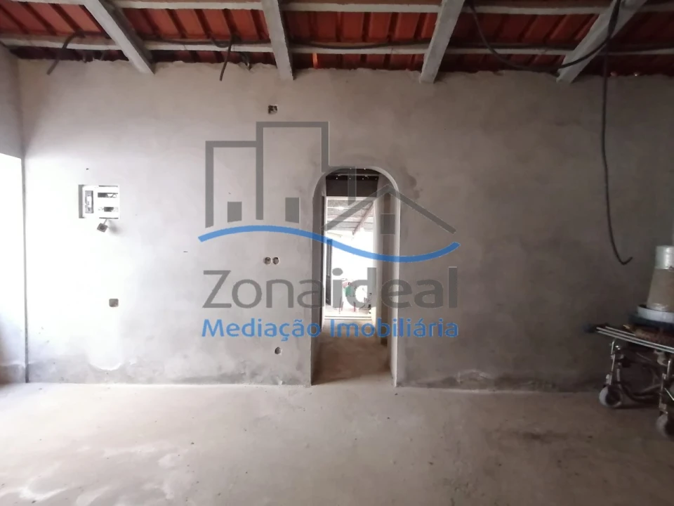 Moradia T2 para Venda em Abrigada e Cabanas de Torres Foto 4