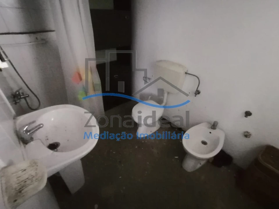 Moradia T2 para Venda em Abrigada e Cabanas de Torres Foto 10